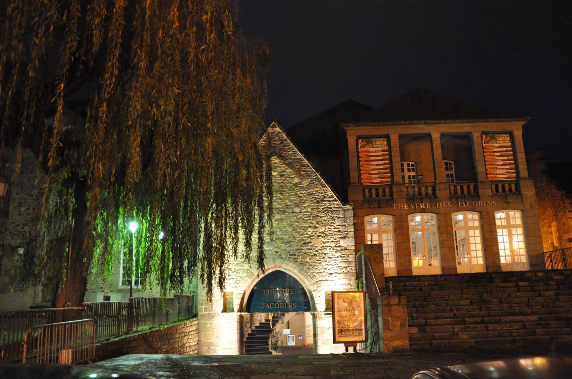 Cafe Hotel Du Theatre Dinan Buitenkant foto